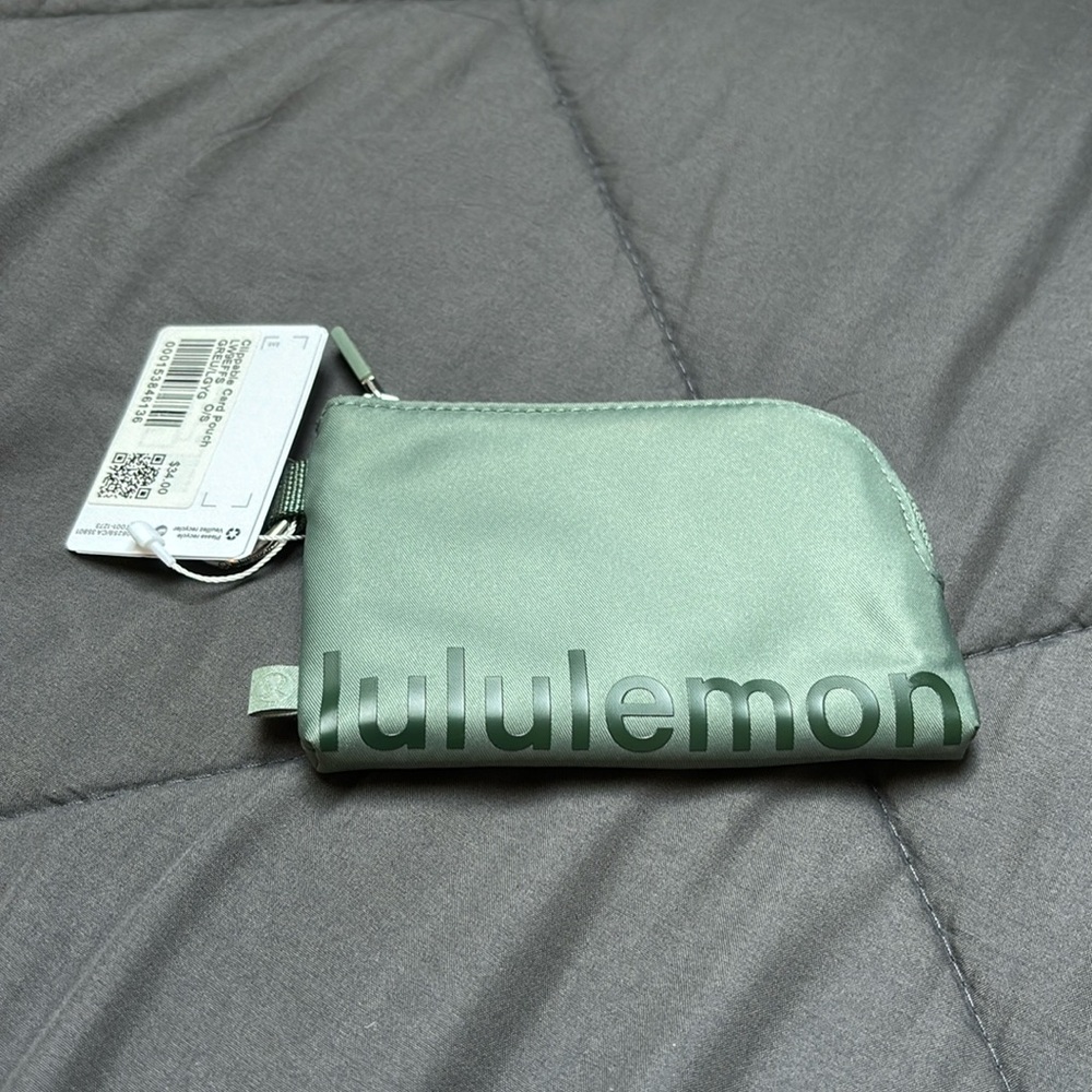 Lululemon Clippable Card Pouch (Green)